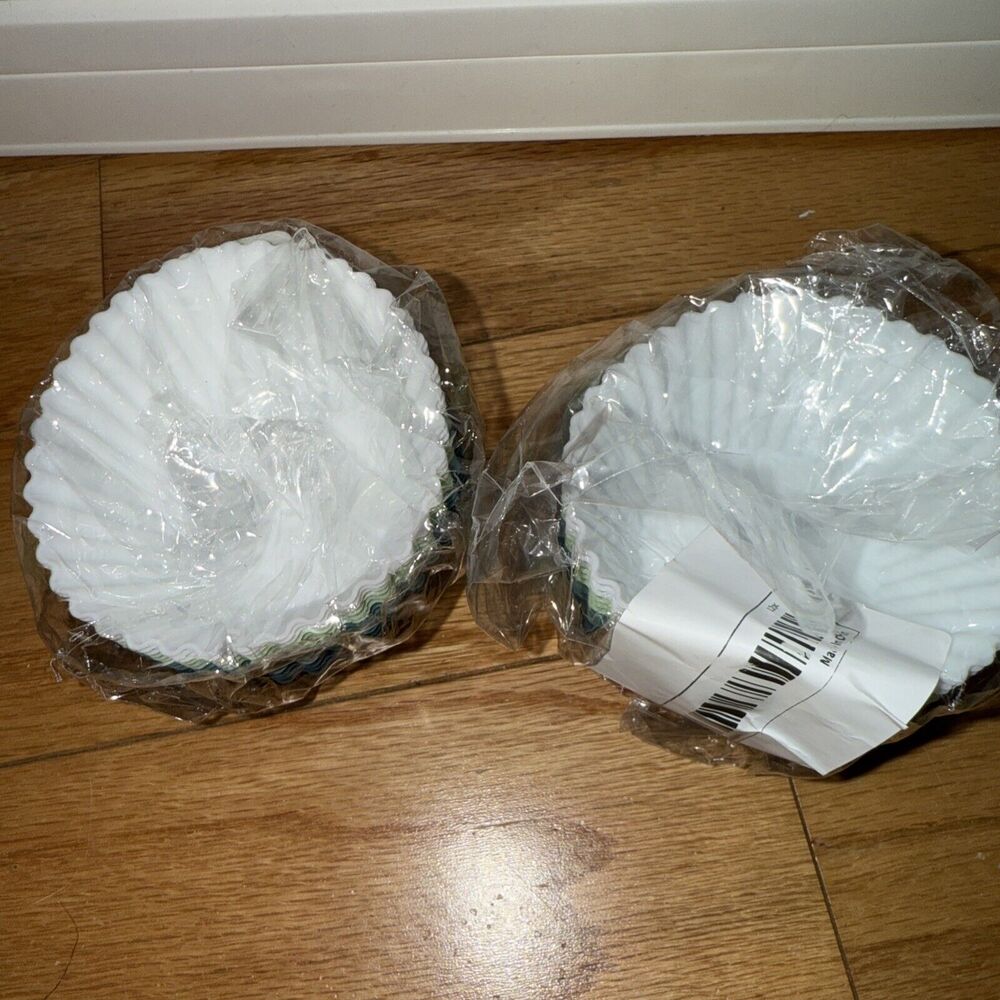 Set Of 24 Silicone Cupcake Liners White And Green